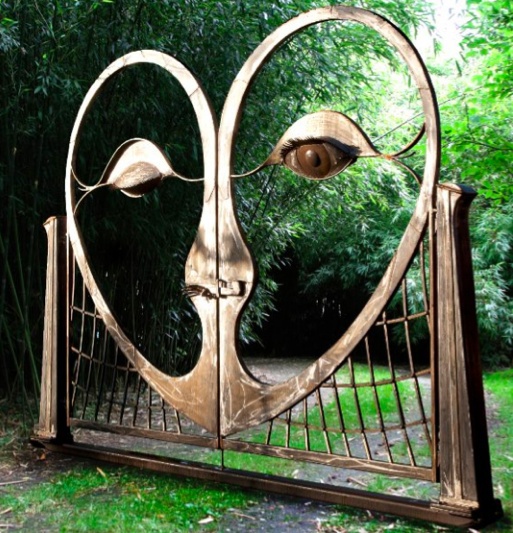 Amazing winking eye metal gate